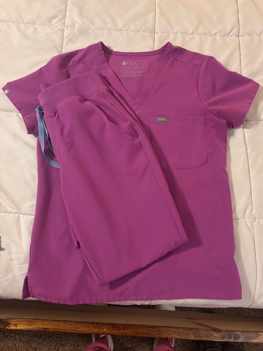 Figs Women's Scrub Set in ultraberry with Blue Drawstring